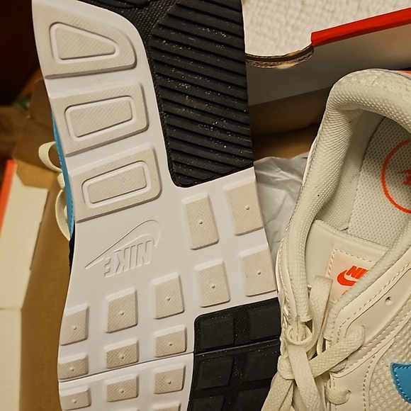 Brand New with Box Womans Nike AirMax SC Size 11 - Picture 2 of 4